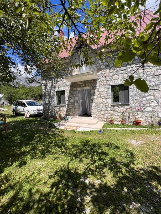 Bujtina Milani Bed & Breakfast Shkoder Exterior photo