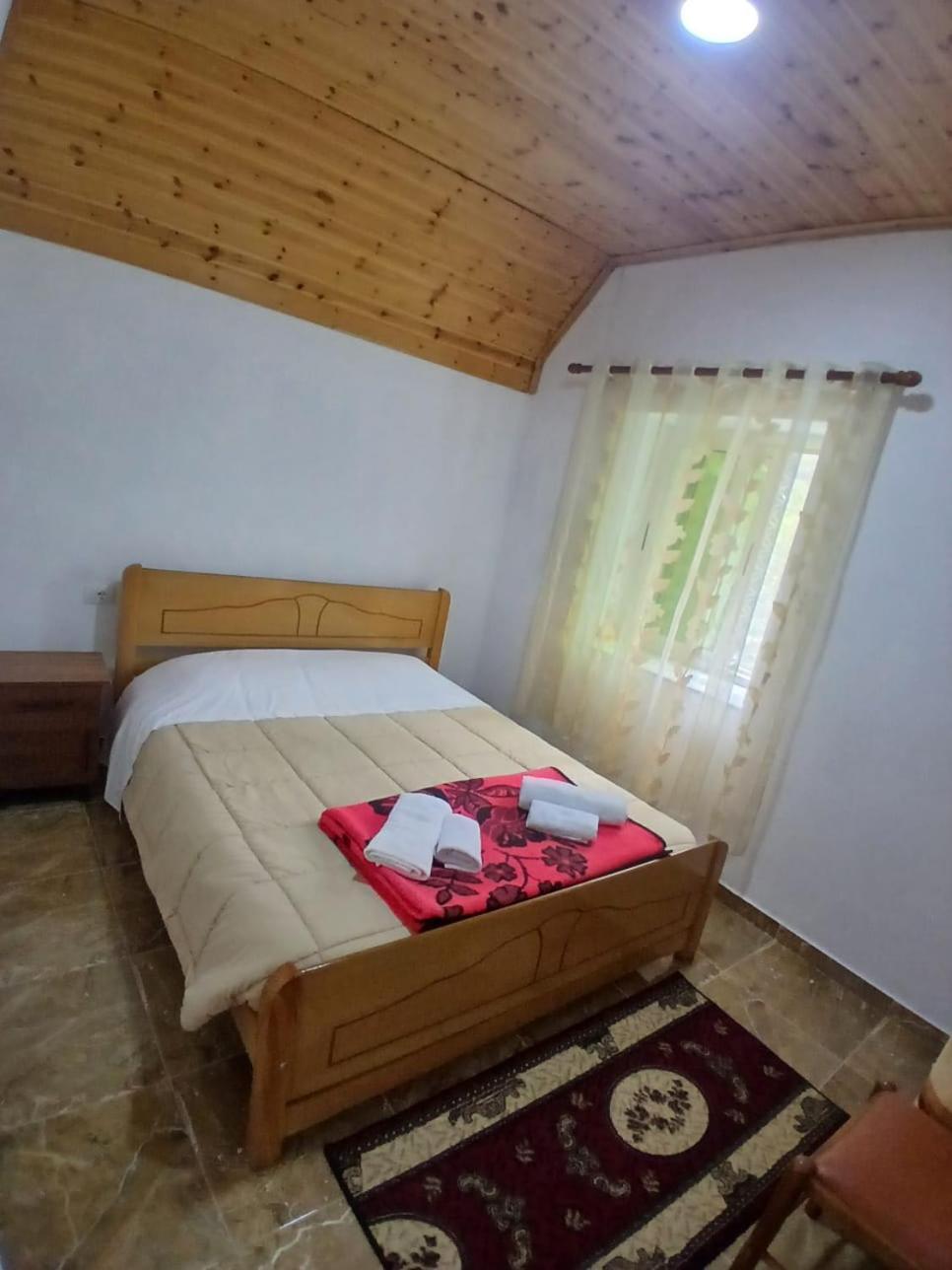 Bujtina Milani Bed & Breakfast Shkoder Exterior photo