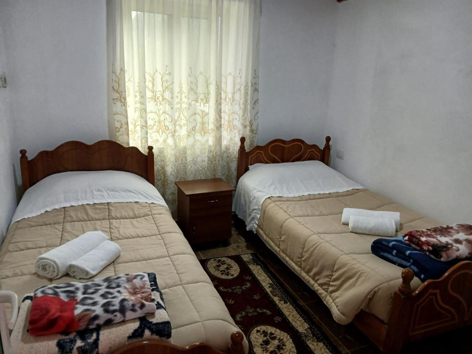 Bujtina Milani Bed & Breakfast Shkoder Exterior photo