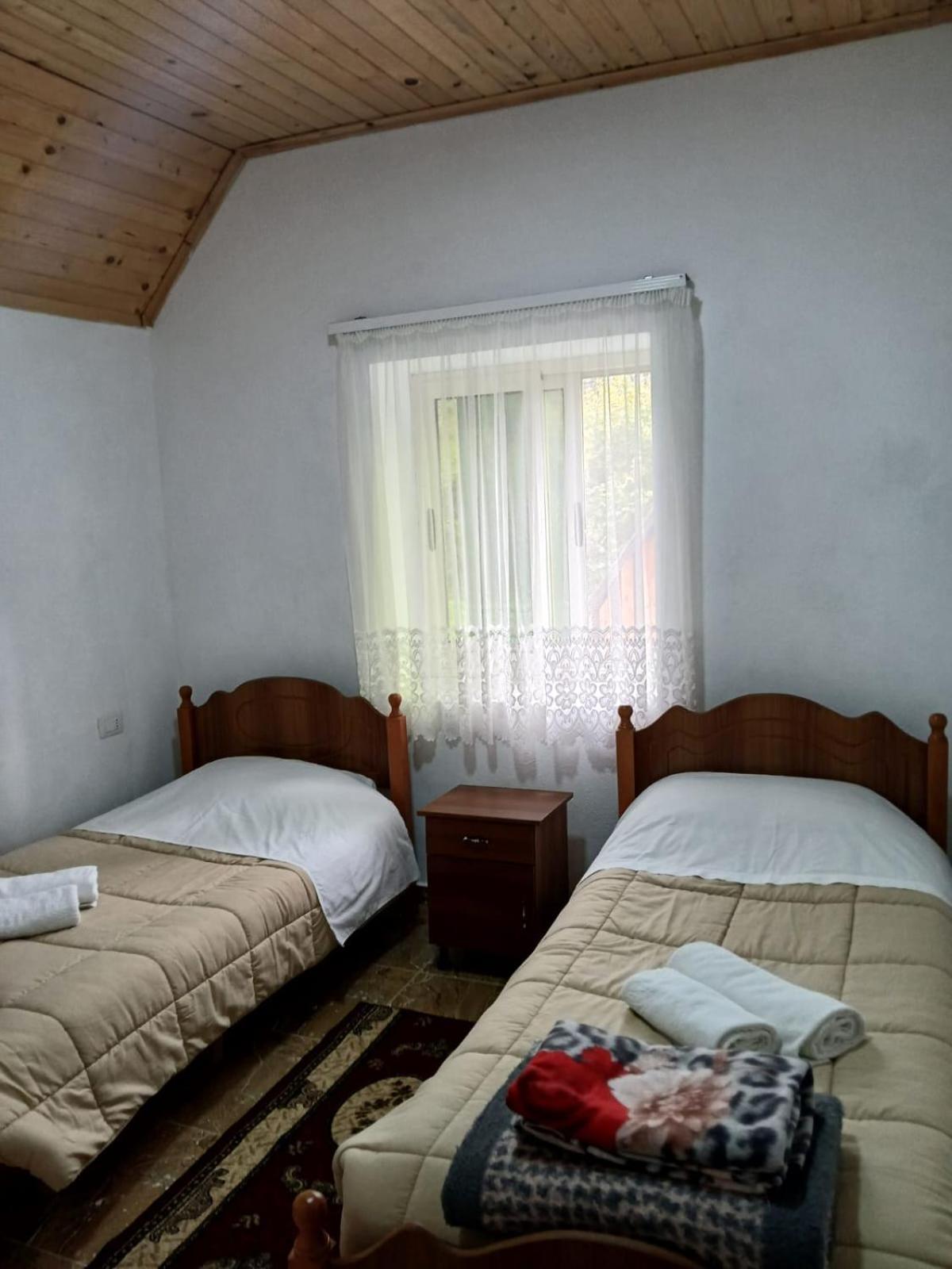 Bujtina Milani Bed & Breakfast Shkoder Exterior photo
