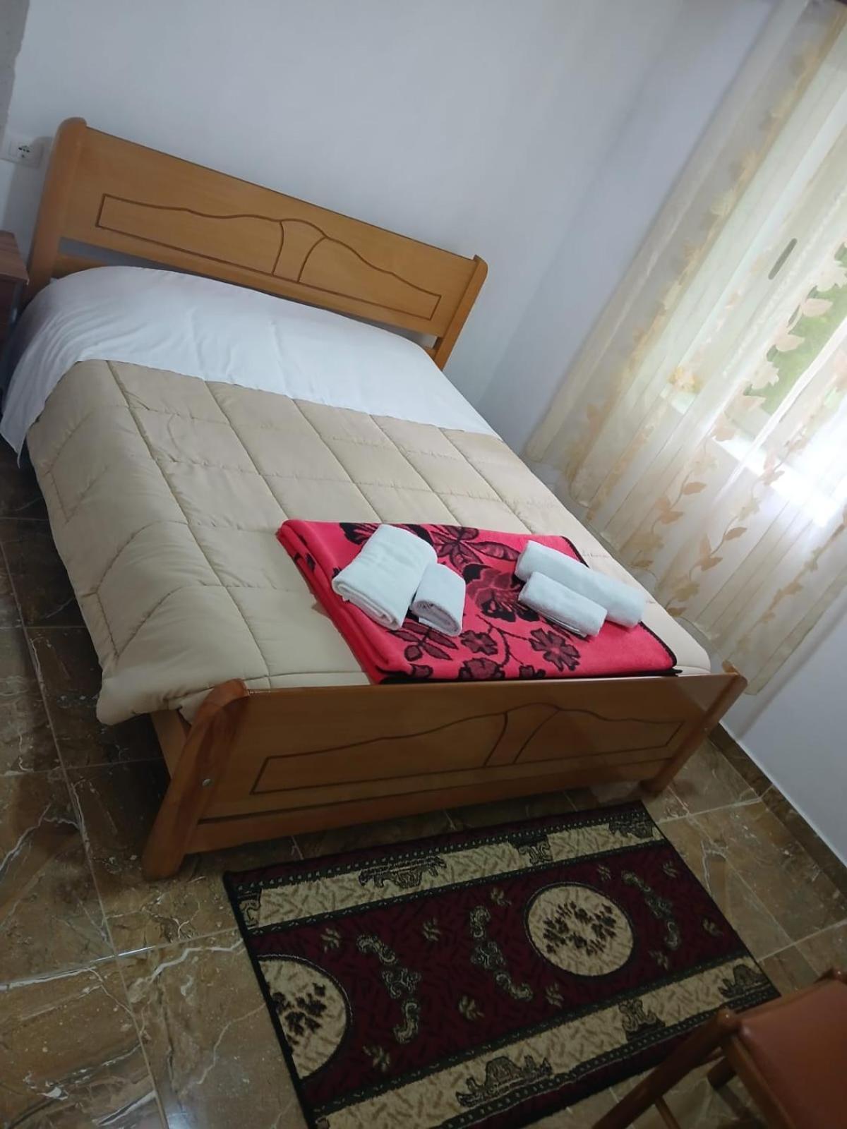 Bujtina Milani Bed & Breakfast Shkoder Exterior photo